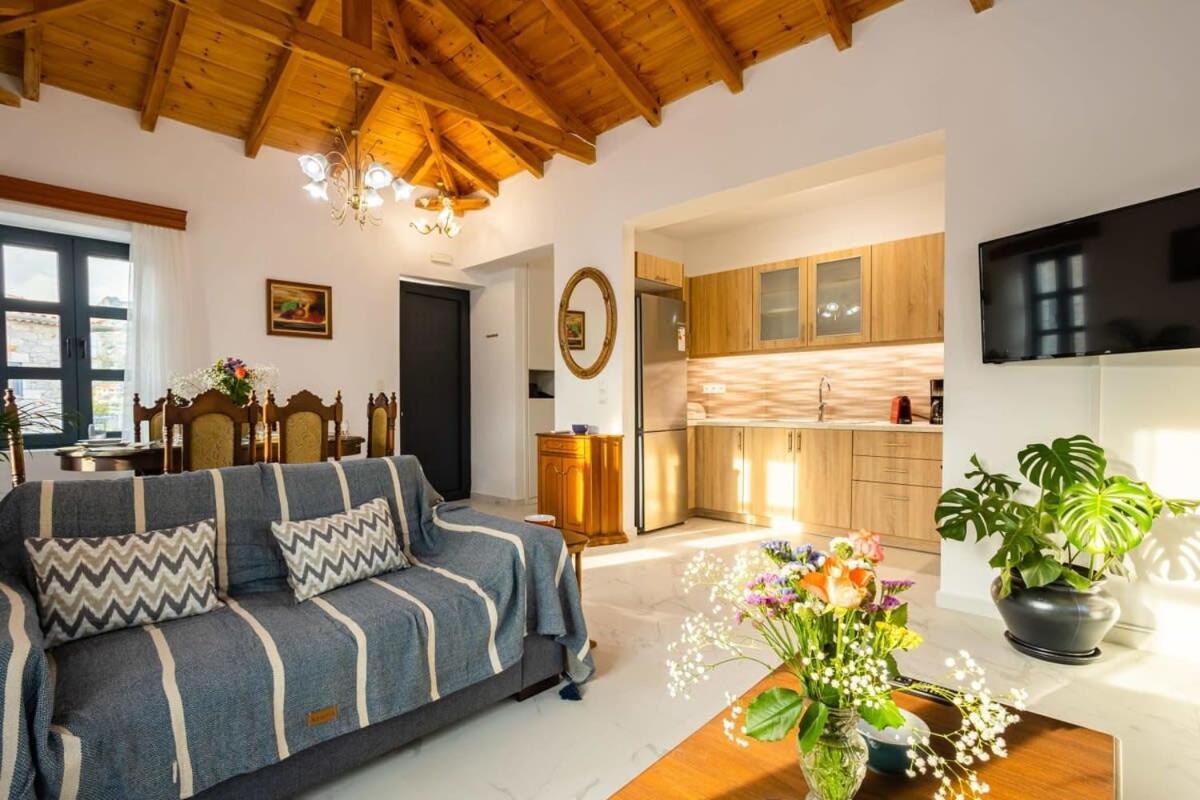Mani Stone Built Home A Breath Away To The Sea Stoúpa Exterior foto