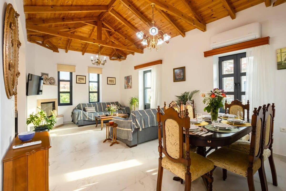 Mani Stone Built Home A Breath Away To The Sea Stoúpa Exterior foto