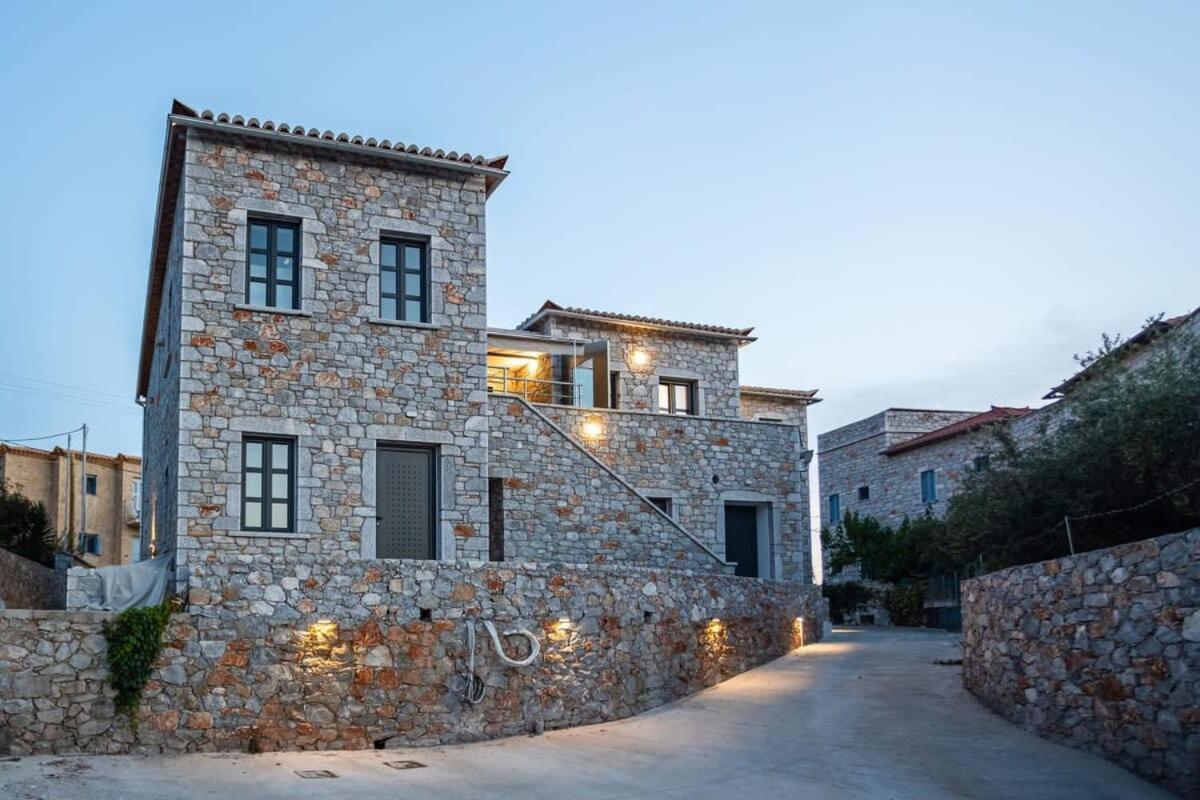 Mani Stone Built Home A Breath Away To The Sea Stoúpa Exterior foto