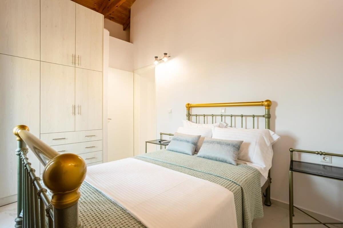 Mani Stone Built Home A Breath Away To The Sea Stoúpa Exterior foto
