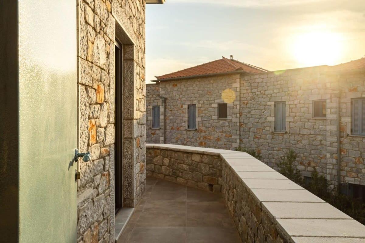 Mani Stone Built Home A Breath Away To The Sea Stoúpa Exterior foto
